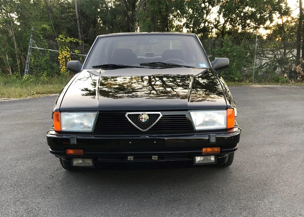 1987 Alfa Romeo 75/Milano - Image 2 of 31