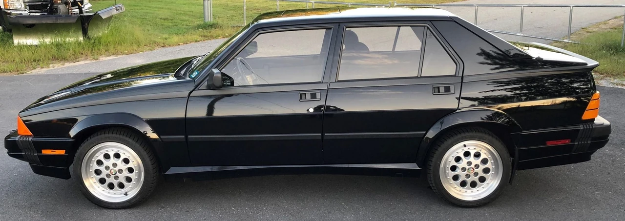 1987 Alfa Romeo 75/Milano - Image 9 of 31