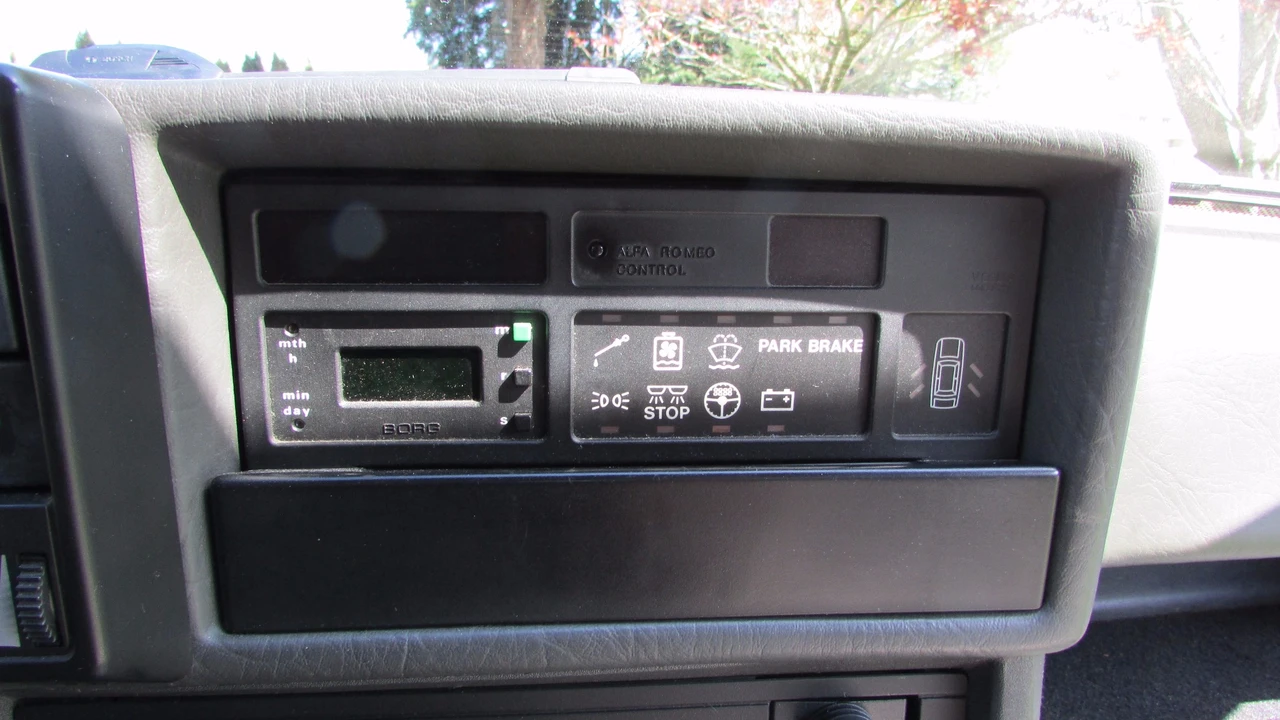 1987 Alfa Romeo 75/Milano - Image 20 of 31