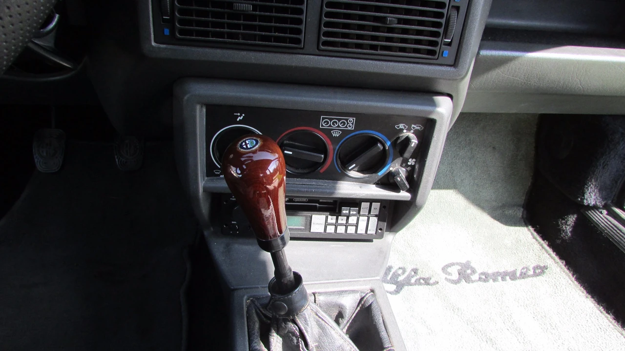 1987 Alfa Romeo 75/Milano - Image 21 of 31