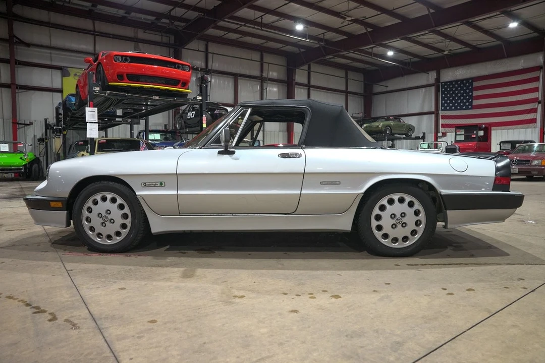 1987 Alfa Romeo - Image 19 of 31