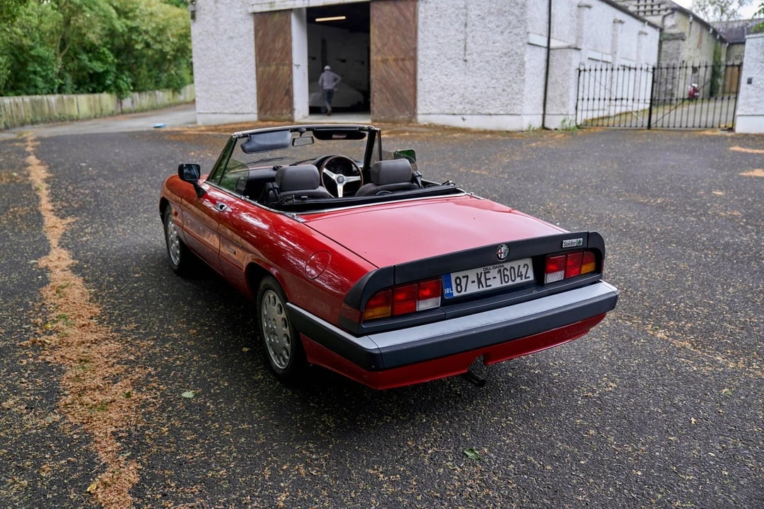 1987 Alfa Romeo 102-Series 2000 - Image 9 of 31