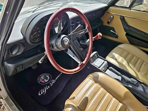 1987 Alfa Romeo Spider Convertible 2D