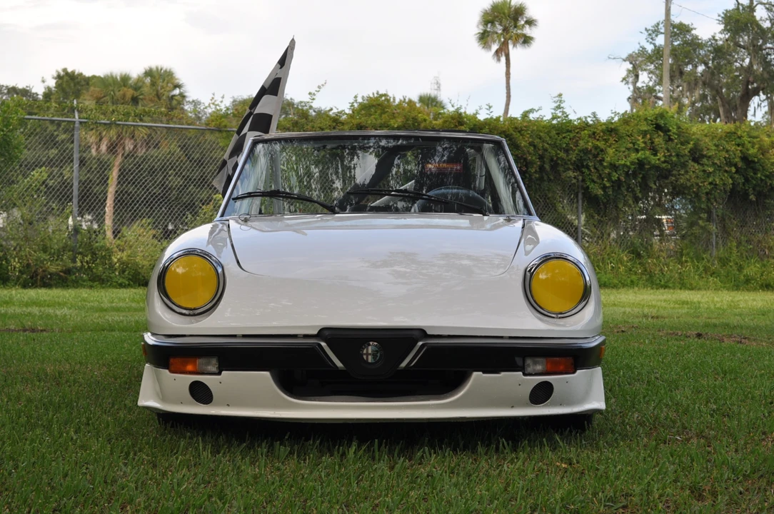1987 Alfa Romeo Series 3 - Image 2 of 31