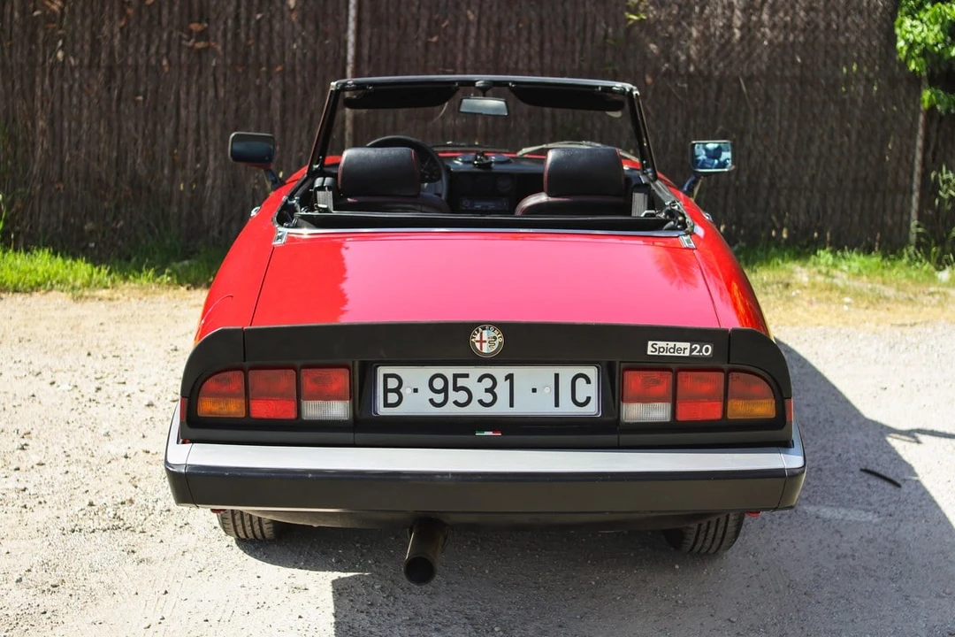 1987 Alfa Romeo 102-Series 2000 - Image 3 of 31