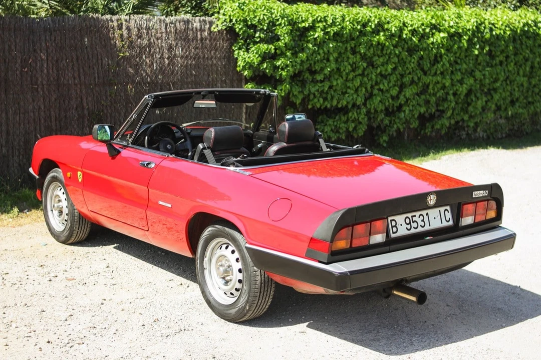 1987 Alfa Romeo 102-Series 2000 - Image 5 of 31