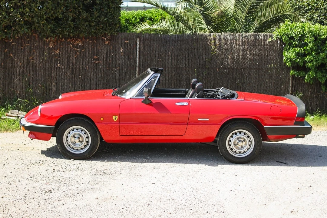 1987 Alfa Romeo 102-Series 2000 - Image 6 of 31