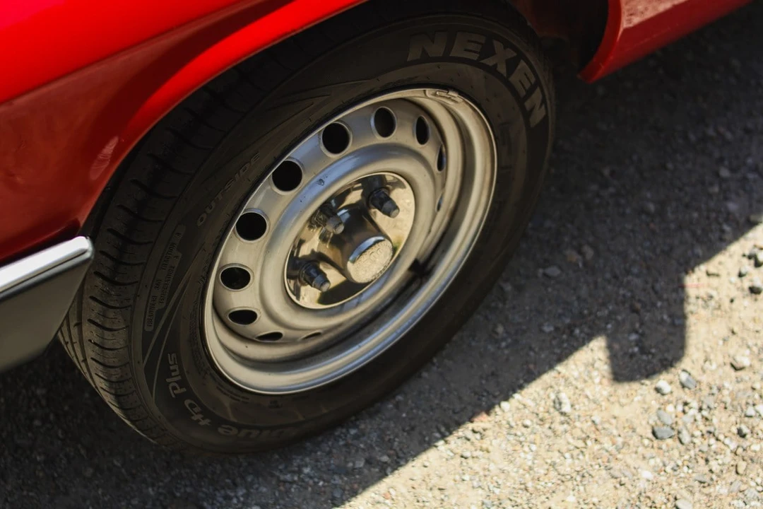 1987 Alfa Romeo 102-Series 2000 - Image 9 of 31