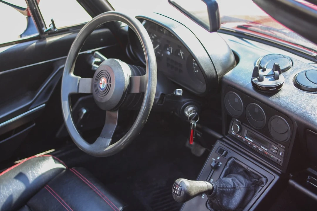 1987 Alfa Romeo 102-Series 2000 - Image 15 of 31