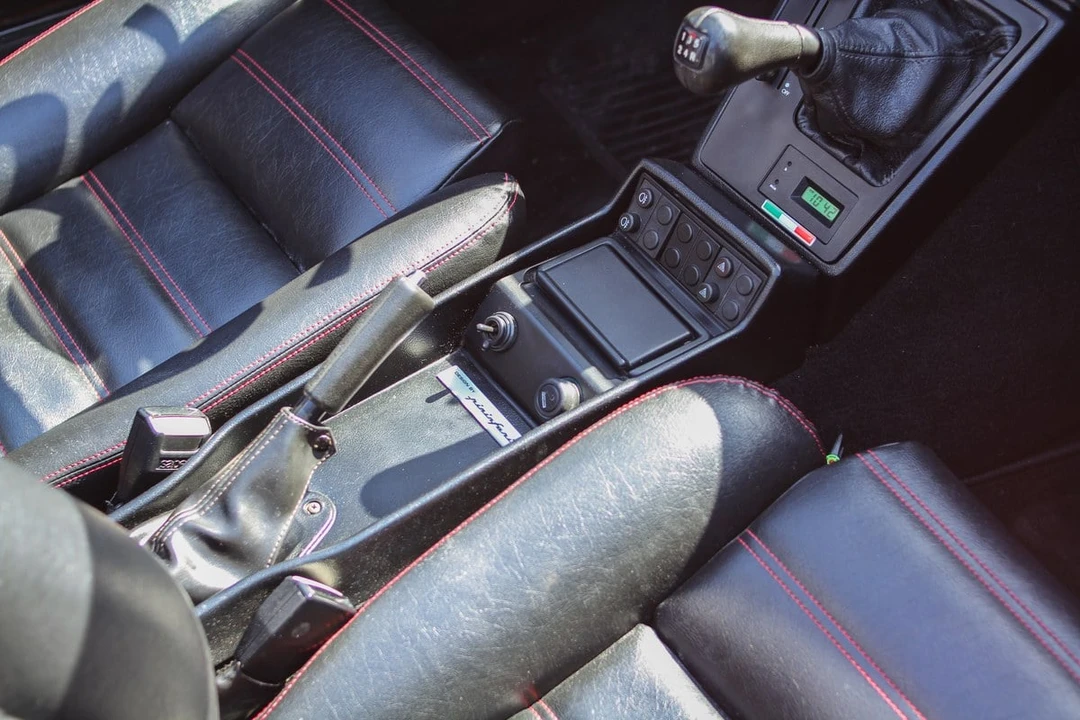 1987 Alfa Romeo 102-Series 2000 - Image 17 of 31