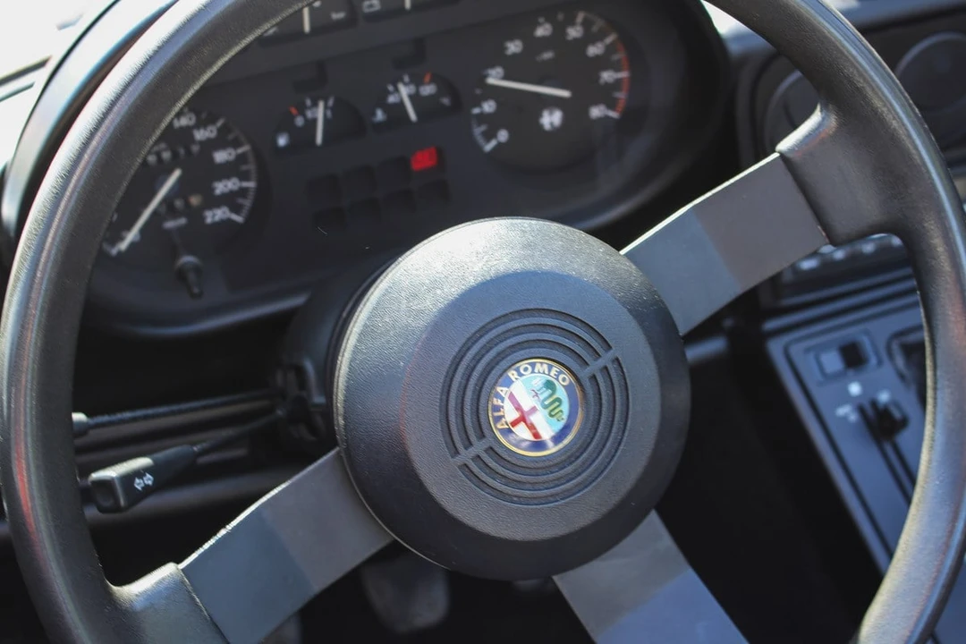 1987 Alfa Romeo 102-Series 2000 - Image 25 of 31