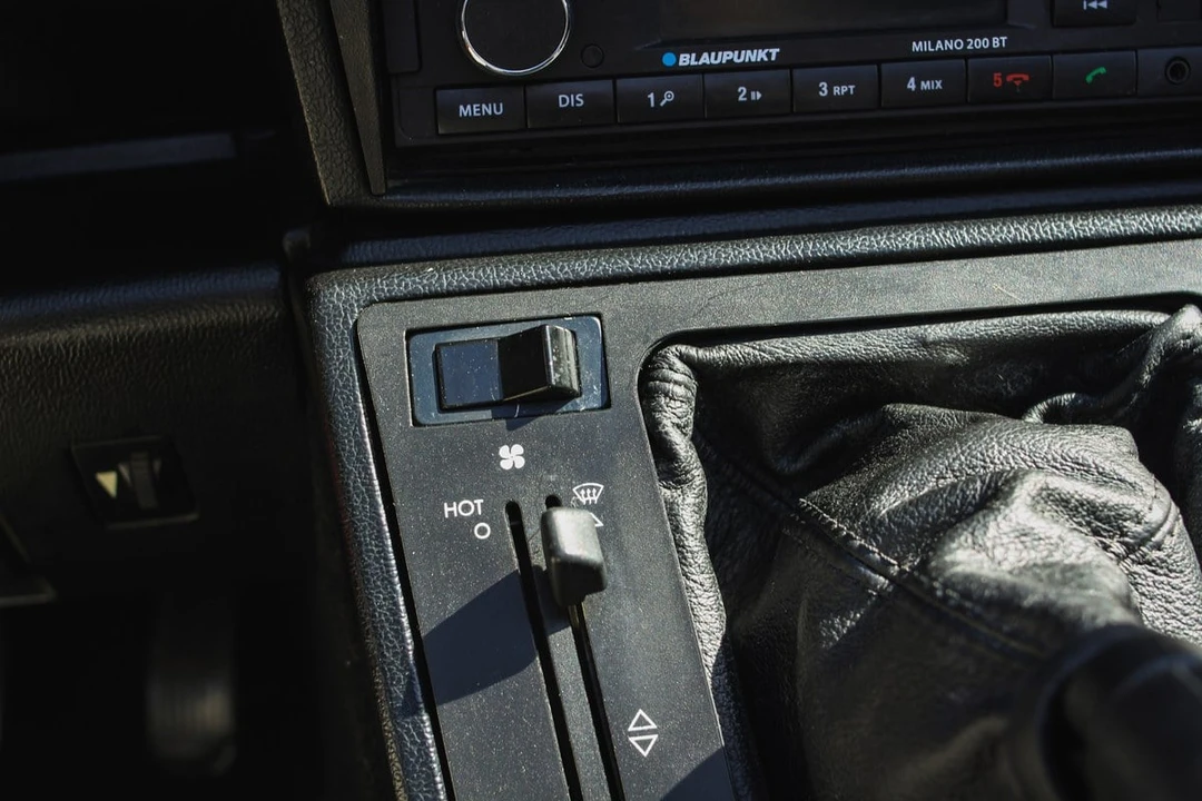 1987 Alfa Romeo 102-Series 2000 - Image 31 of 31