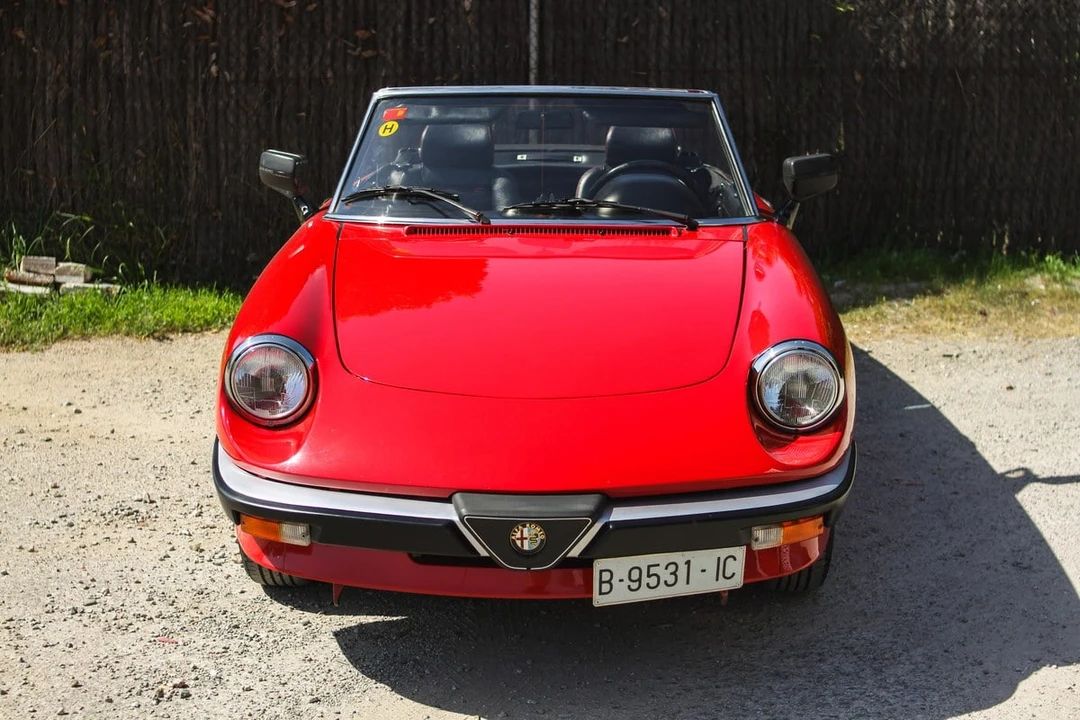 1987 Alfa Romeo 102-Series 2000 - Image 7 of 31