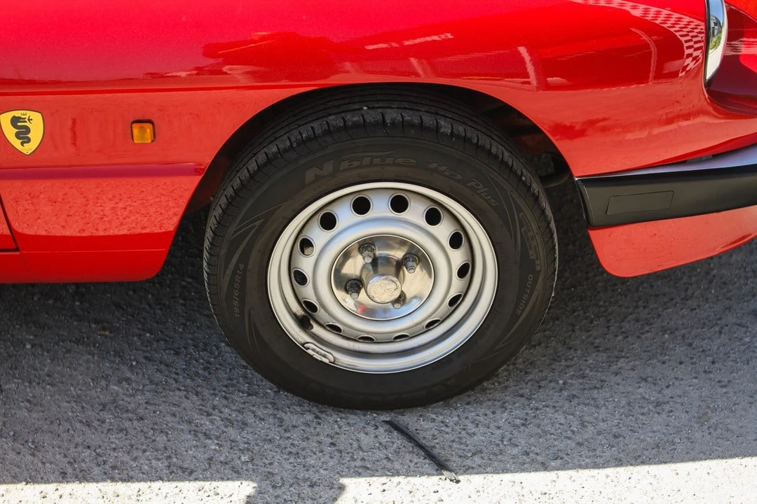 1987 Alfa Romeo 102-Series 2000 - Image 11 of 31