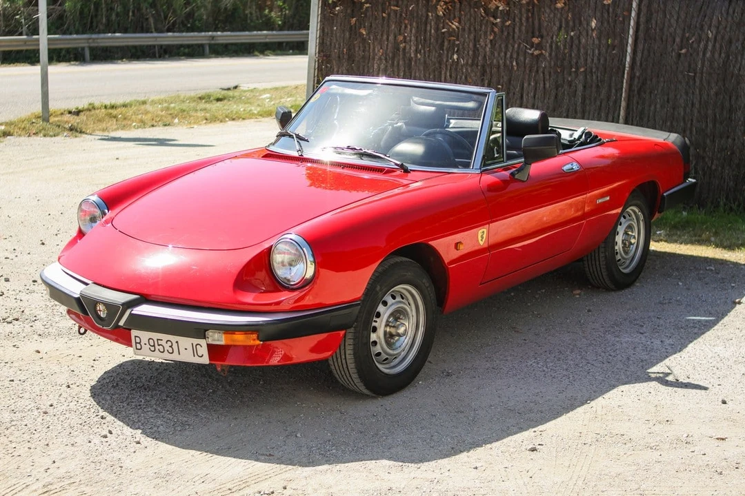 1987 Alfa Romeo 102-Series 2000 - Image 2 of 31