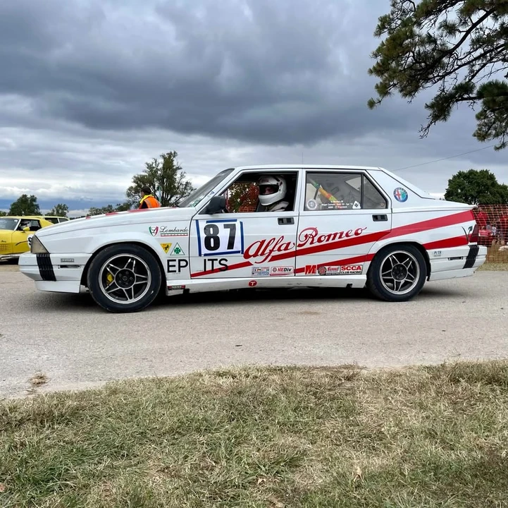 1987 Alfa Romeo 75/Milano - Image 4 of 14