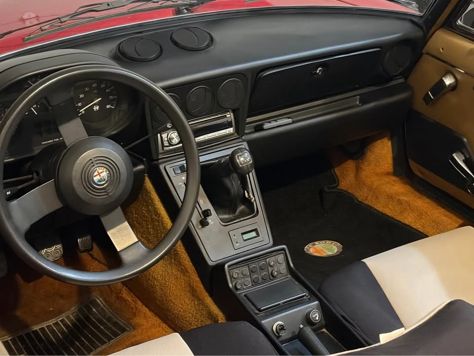 1987 Alfa Romeo 102-Series 2000 - Image 3 of 10