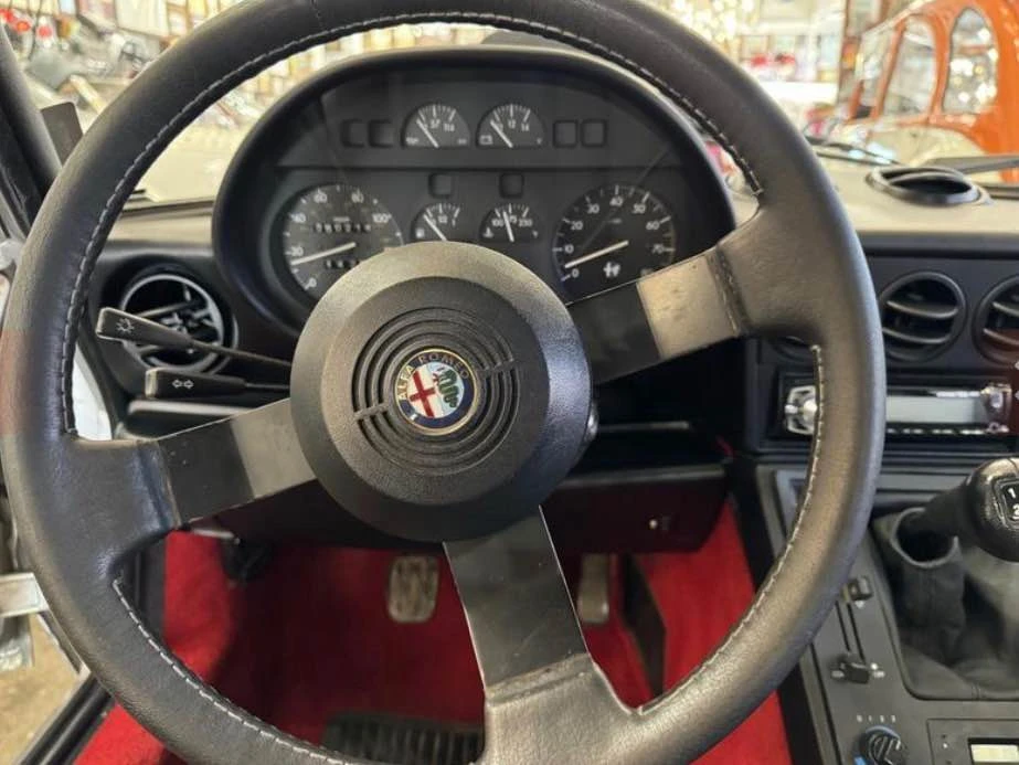1987 Alfa Romeo 102-Series 2000 - Image 11 of 19