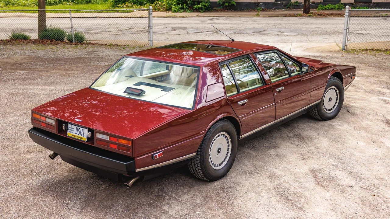 1987 Aston Martin Lagonda - Image 15 of 31