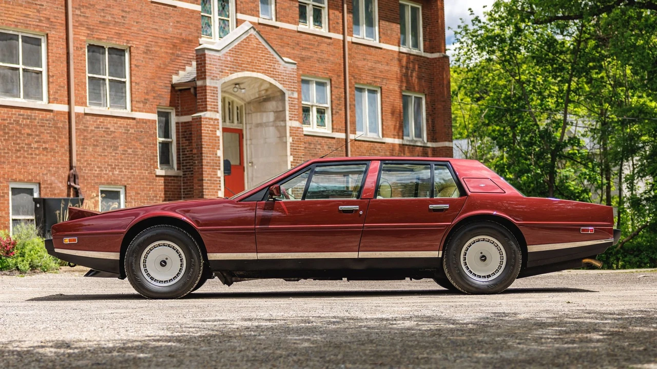 1987 Aston Martin Lagonda - Image 18 of 31