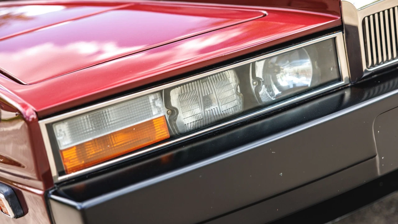 1987 Aston Martin Lagonda - Image 28 of 31