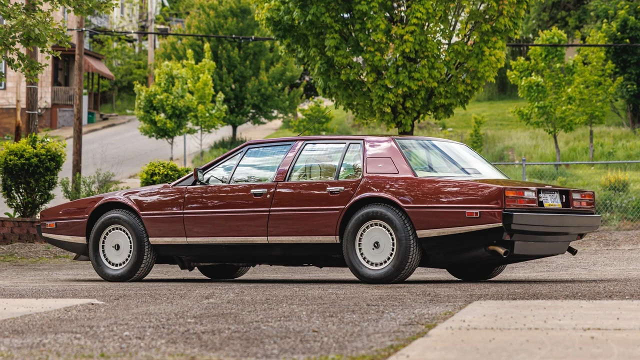 1987 Aston Martin Lagonda - Image 16 of 31