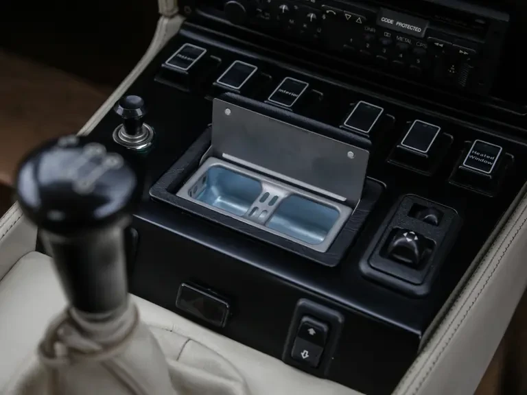 1987 Aston Martin V8 Zagato - Image 17 of 31