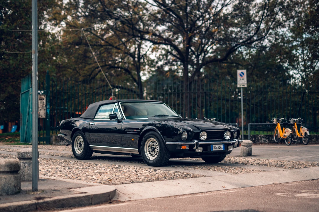 1987 Aston Martin DBS V8 & V8 & V8 Vantage - Image 4 of 31