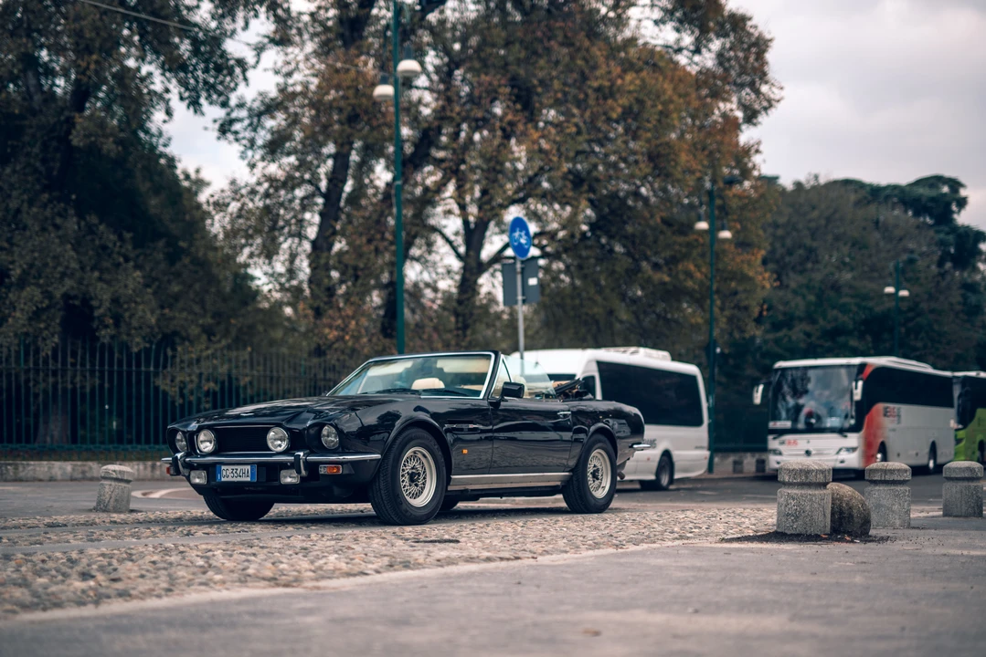 1987 Aston Martin DBS V8 & V8 & V8 Vantage - Image 15 of 31