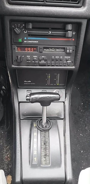 1987 Audi Coupe & Cabriolet - Image 10 of 12