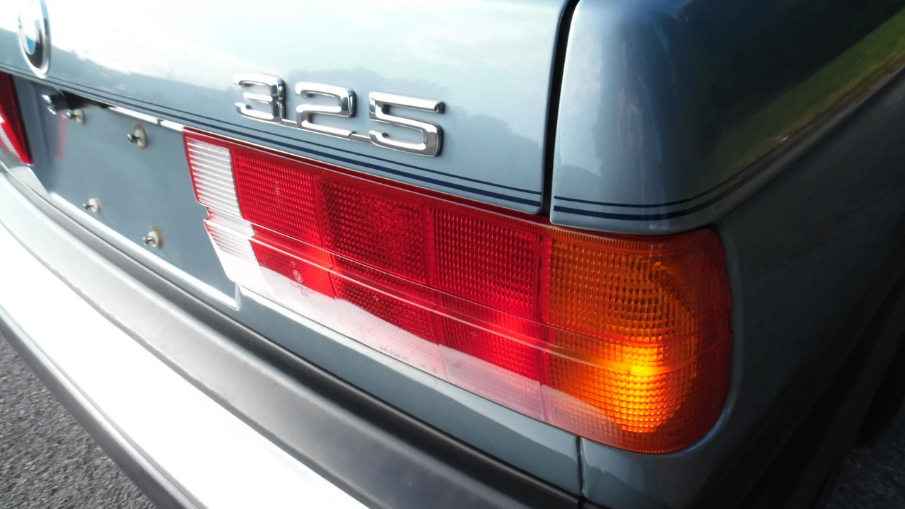 1987 BMW E30 3 Series - Image 29 of 31