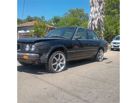 1987 BMW 325i E30 Sedan