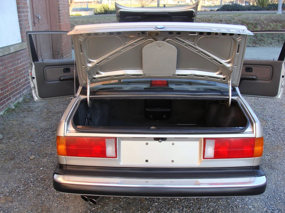 1987 BMW E30 3 Series - Image 13 of 31
