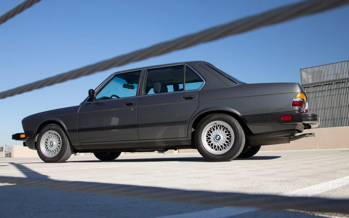 1987 BMW E28 5 Series - Image 10 of 31