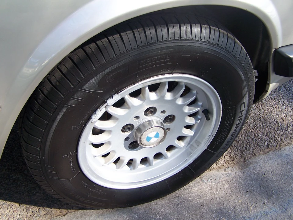 1987 BMW E28 5 Series - Image 13 of 31