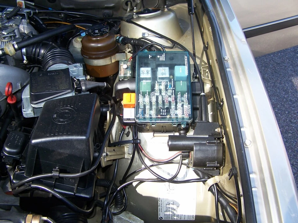 1987 BMW E28 5 Series - Image 29 of 31