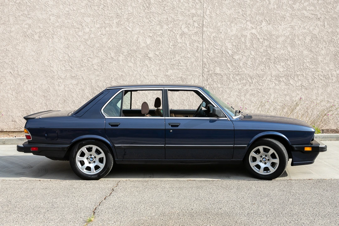 1987 BMW E28 5 Series - Image 10 of 31