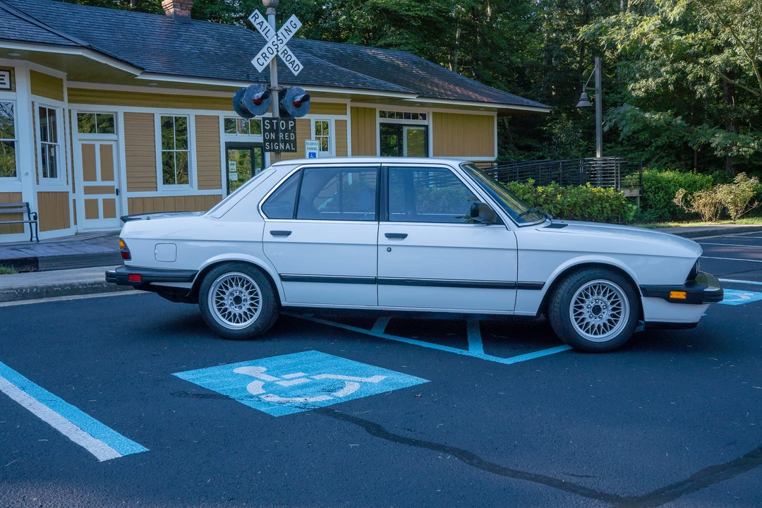 1987 BMW E28 5 Series - Image 10 of 31