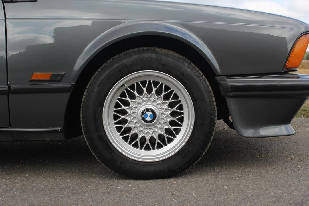 1987 BMW E24 6 Series - Image 16 of 30