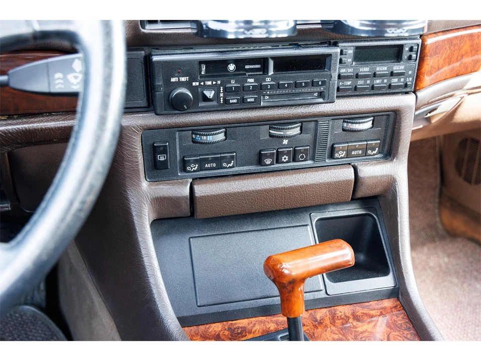 1987 BMW E32 7 Series - Image 14 of 15