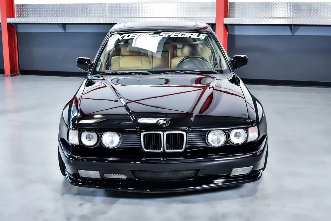 1987 BMW E32 7 Series - Image 2 of 30