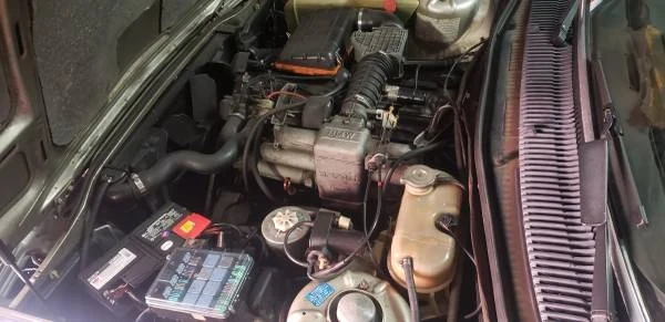 1987 BMW E32 7 Series - Image 9 of 18