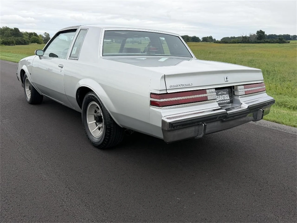 1987 Buick - Image 25 of 31