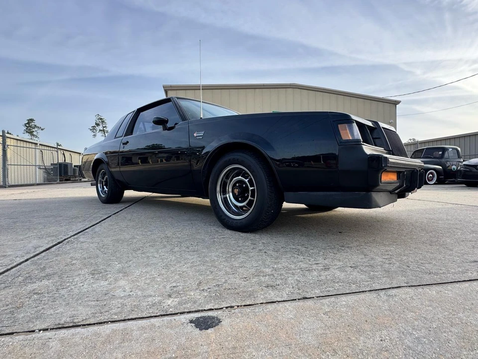 1987 Buick Grand National - Image 27 of 31