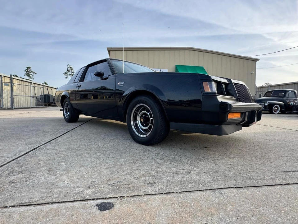 1987 Buick Grand National - Image 26 of 31