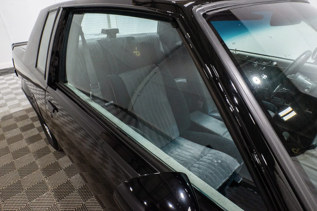 1987 Buick Grand National - Image 29 of 31
