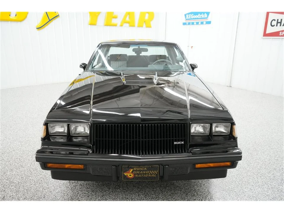 1987 Buick Grand National - Image 27 of 31