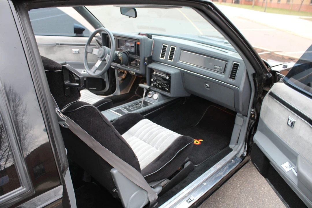 1987 Buick Grand National - Image 26 of 31