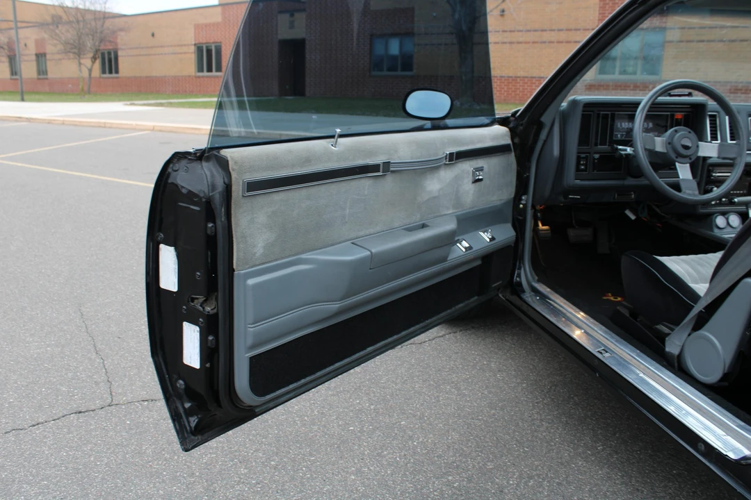 1987 Buick Grand National - Image 25 of 31