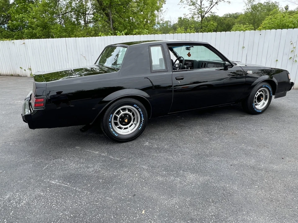 1987 Buick Grand National - Image 25 of 31